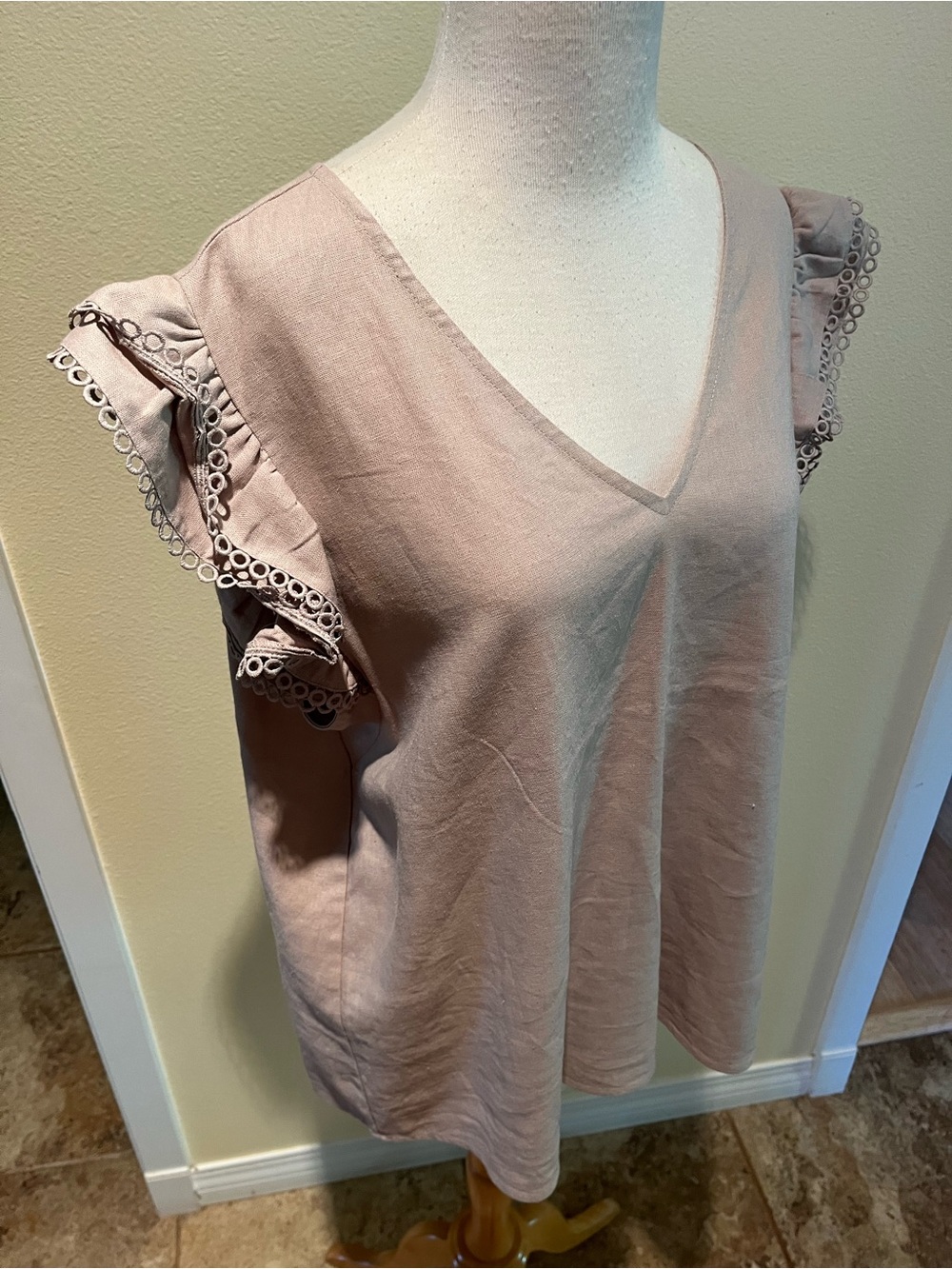 NWT! Feminine Anne Klein Summer Natural Linen Ruffled Sleeve Caps Pullover Top L